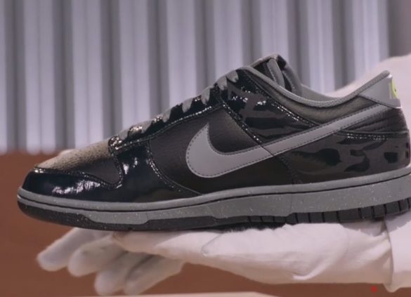 Nike Dunk Low "Berlin" in hand
